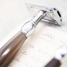 Muhle Sophist Closed Comb Safety Razor Buffalo Horn Handle