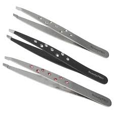 BeautyPRO Dazzle Me White Crystal Slant Tweezer In Black