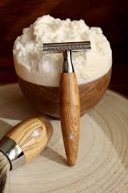 Muhle Kosmo Closed Comb Safety Razor Olive Wood Handle