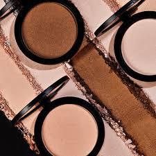 Youngblood Light Reflecting Highlighter Fiesta 60g