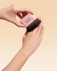 Minetan Bronze On Blending Brush
