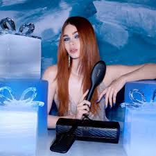 ghd Gold Glide Hair Straightener Brush Gift Set with Bag and Brush